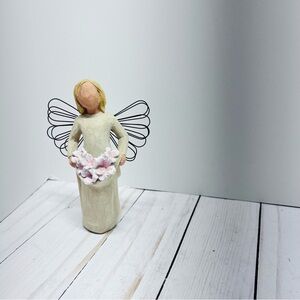 Willow Tree Angel of Spring Figurine by Artist Susan Lordi 2001